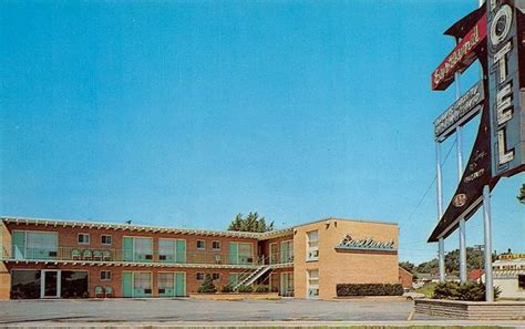 Eastland motel - Clean, comfortable rooms with a full range of in-room amenities and a freshly-baked breakfast. The Eastland Motel has been a favorite destination for travelers to Down East coastal Maine for generations. 
